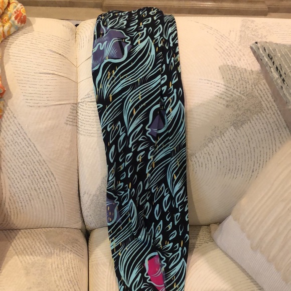 LOOK! Lularoe One Size leggings. 20+ different patterns available! 1 tween size - Picture 13 of 15